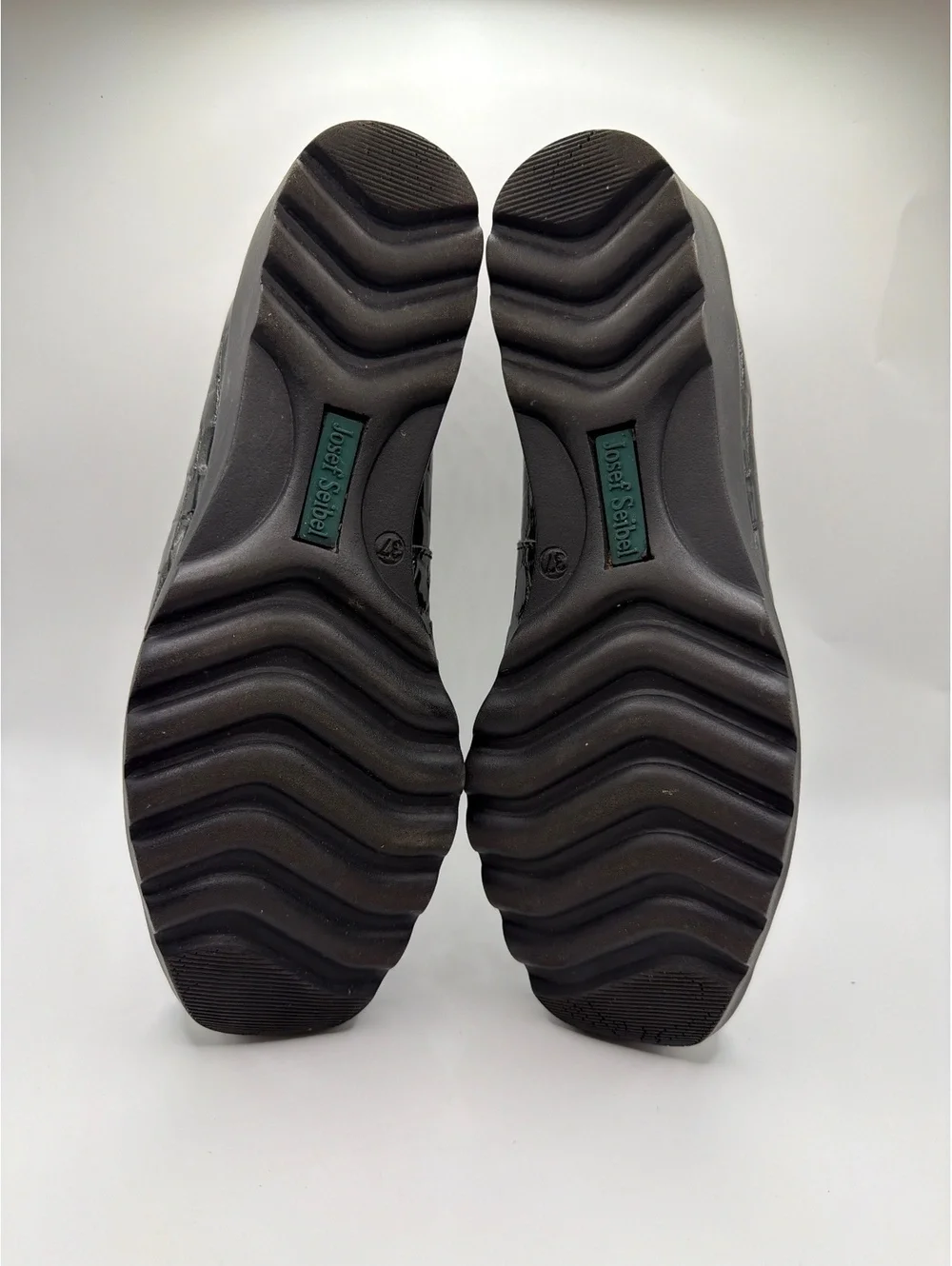 Josef Seibel Women's Black Croc-Embossed Leather Wedge Shoes Size 6.5